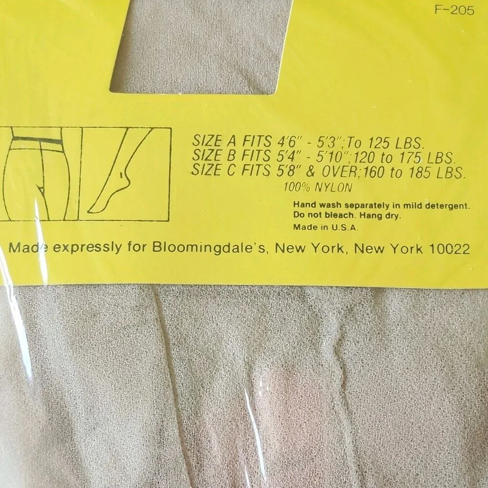 Vtg Bloomingdales B-Line Nylon Stockings Nude Sheer To Waist Sandlefoot